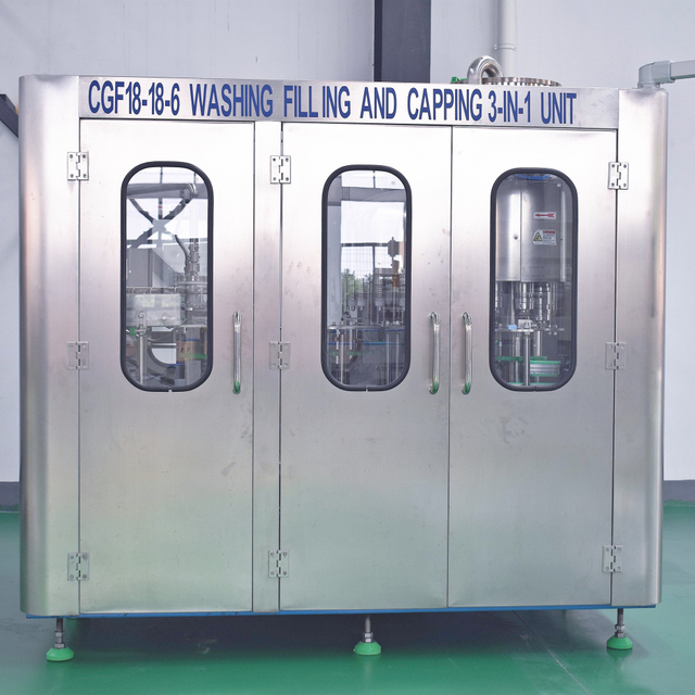 3-in-1 glazen flessensapvulmachine