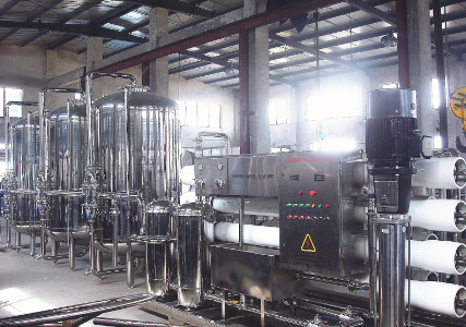 Wat is de productielijn voor flessenwater?